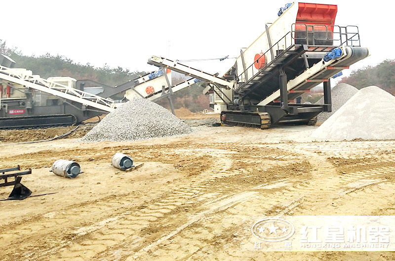 履帶移動破碎機生產現場